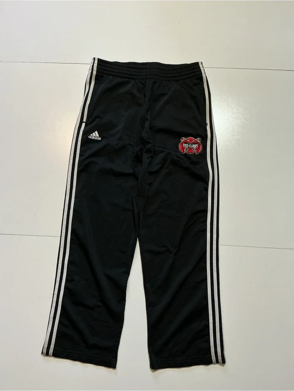 adidas maine red